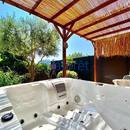 Appartement insolite avec jacuzzi et sauna à Carqueiranne Appartamento Carqueiranne